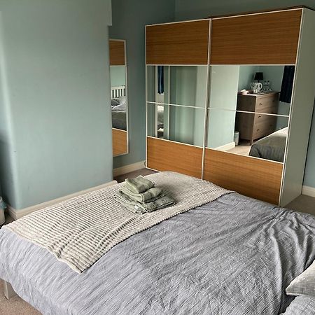 Quiet Double Bedroom With Garden View, Breakfast Hazel Grove Экстерьер фото