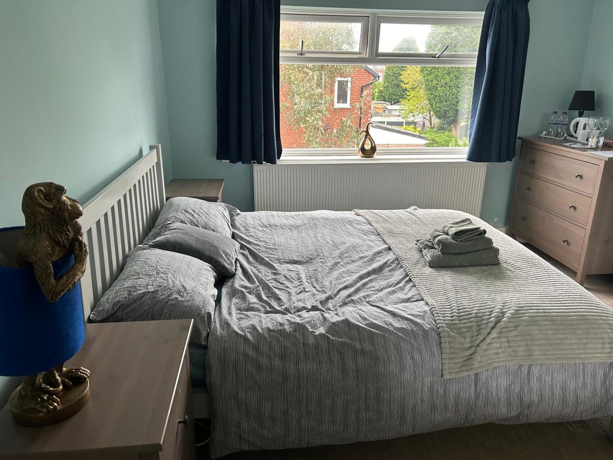Quiet Double Bedroom With Garden View, Breakfast Hazel Grove Экстерьер фото