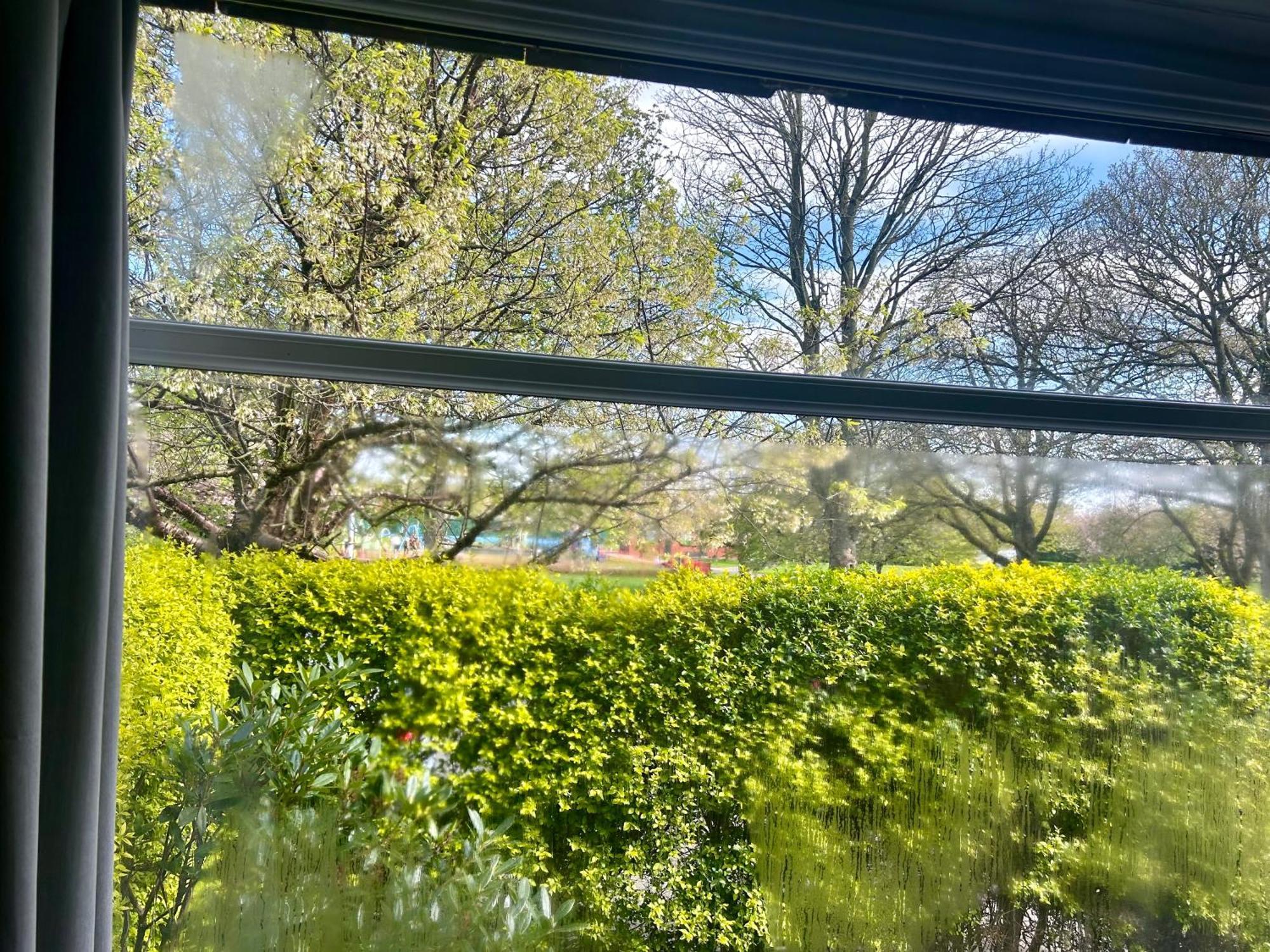 Quiet Double Bedroom With Garden View, Breakfast Hazel Grove Экстерьер фото
